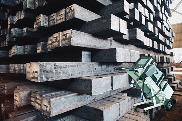 便携式直读光谱仪的现场分析